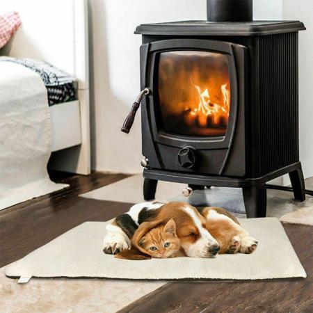Cozy Self-Heating Pet Bed: Keep Your Pet Warm in Style!